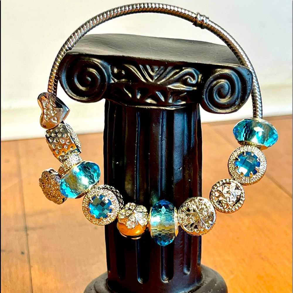 Large hole beaded bracelet,